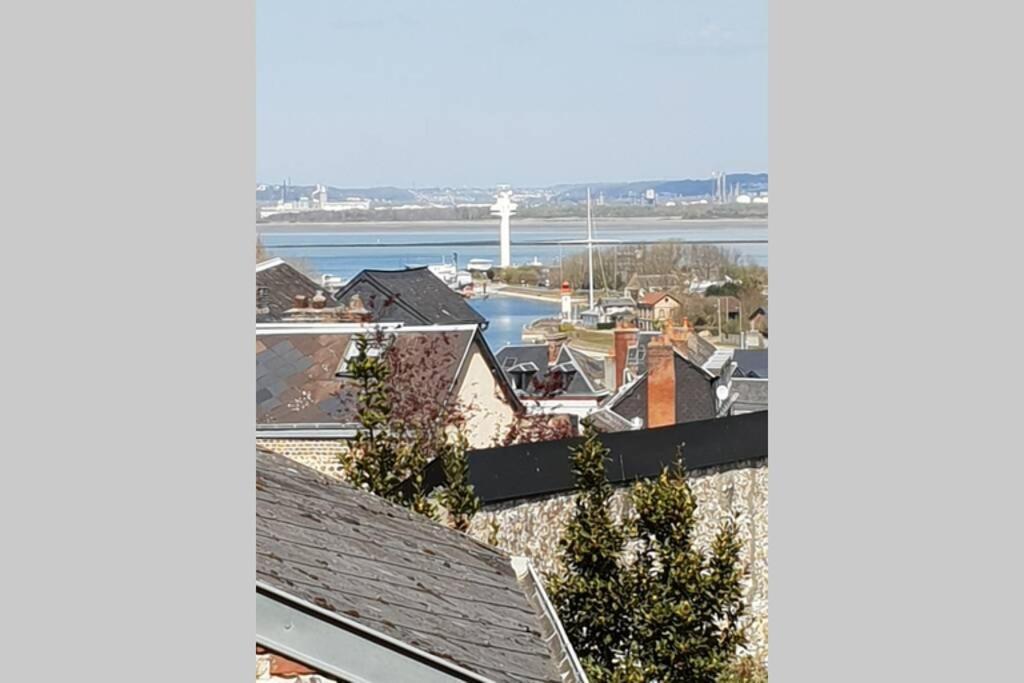 Le Longchamp Apartamento Honfleur Exterior foto